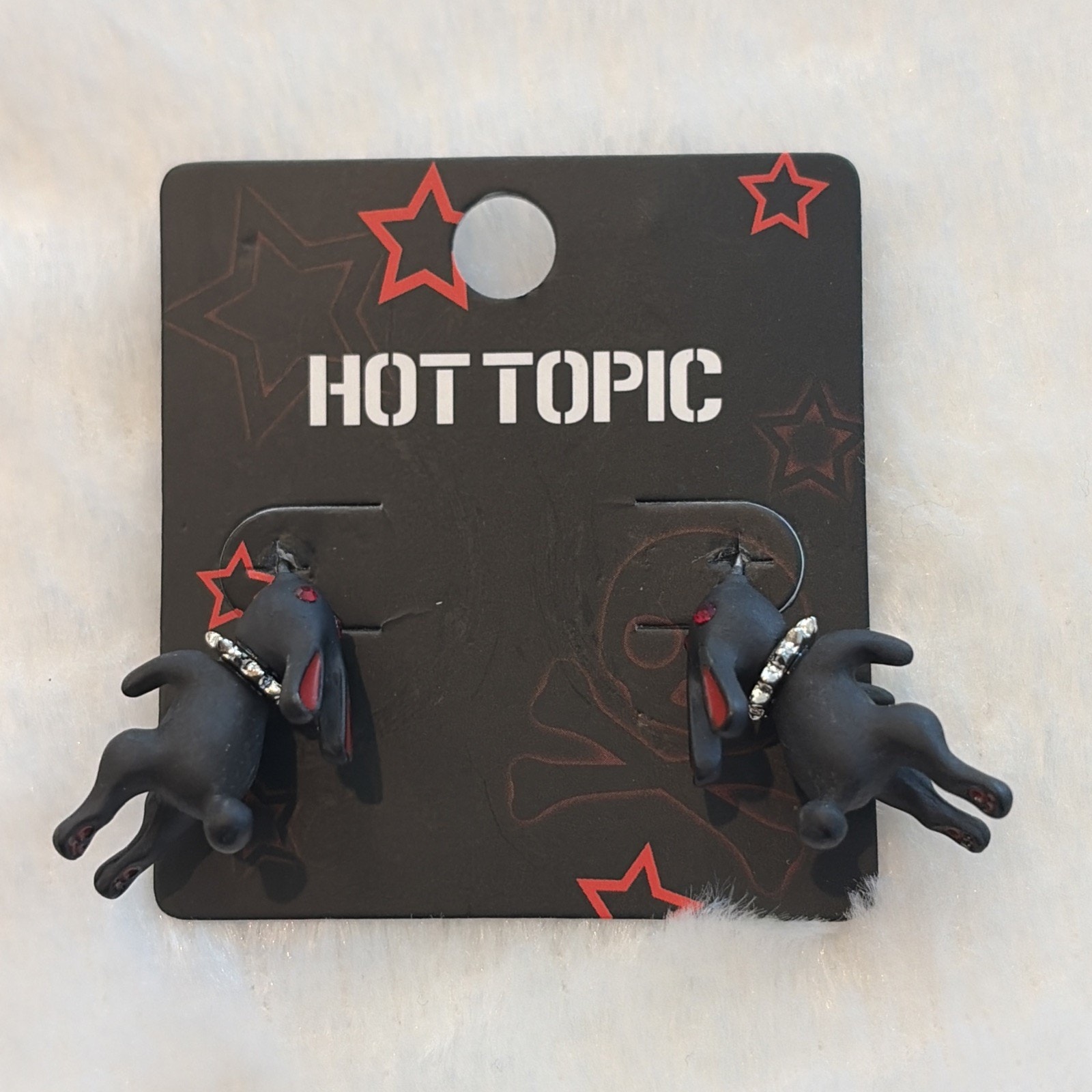 New Hot Topic Earring Emo Bunny Rabbit Biting Ear Stud Black Red Emo Goth Punk